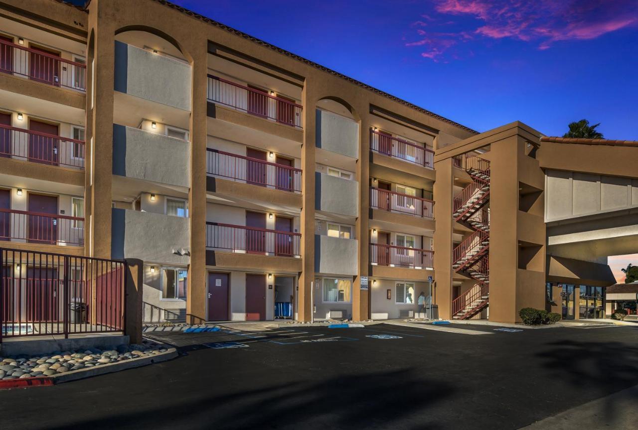 Days Inn By Wyndham Chula Vista-San Diego Экстерьер фото
