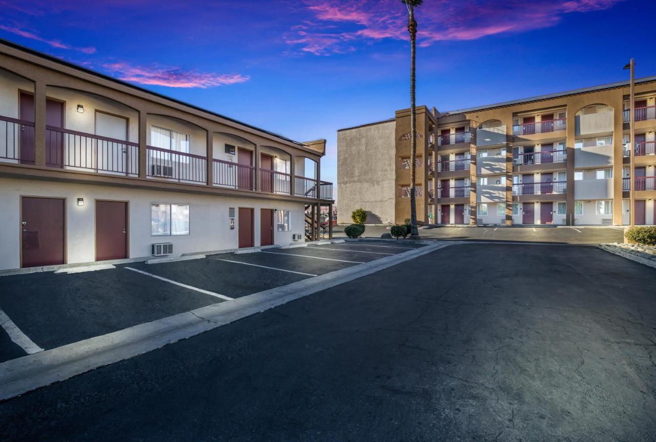 Days Inn By Wyndham Chula Vista-San Diego Экстерьер фото