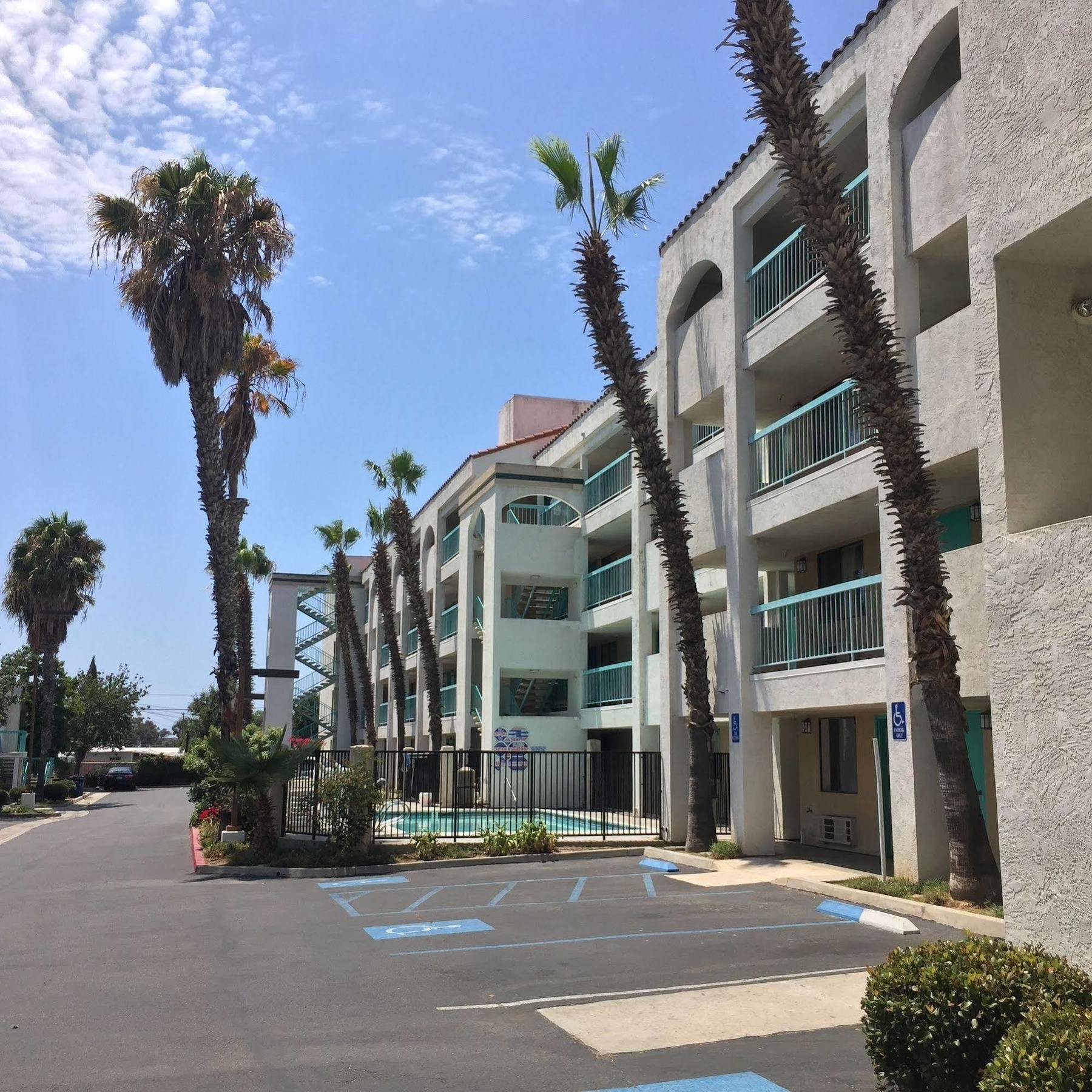 Days Inn By Wyndham Chula Vista-San Diego Экстерьер фото